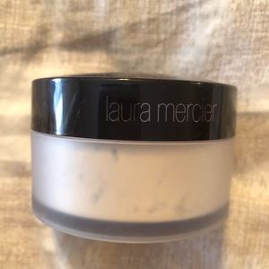 ❌❌SOLD: Laura mercier powder❌❌